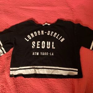 H&M London-Berlin crop top